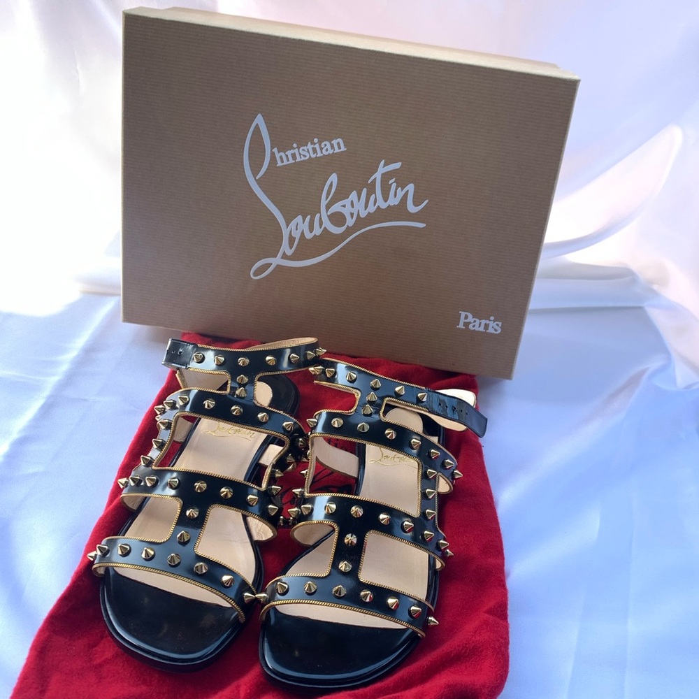 CHRISTIAN LOUBOUTIN Flat sandal